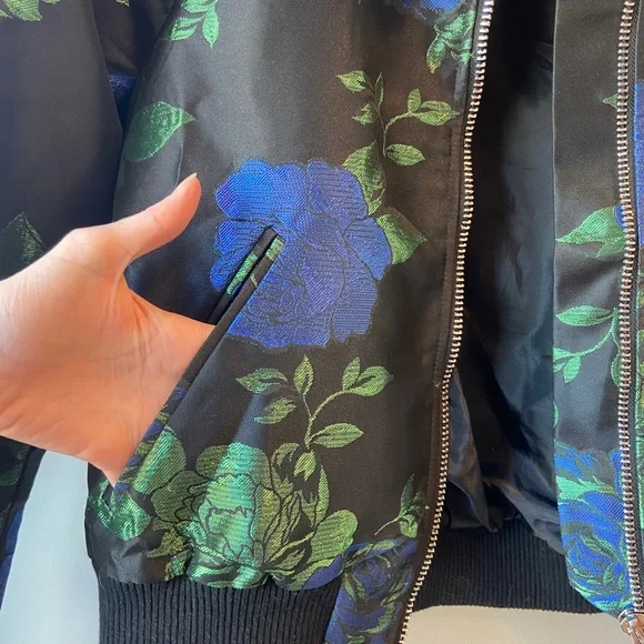 Floral Faux Fur Collar Jacket - Picture 4 of 8